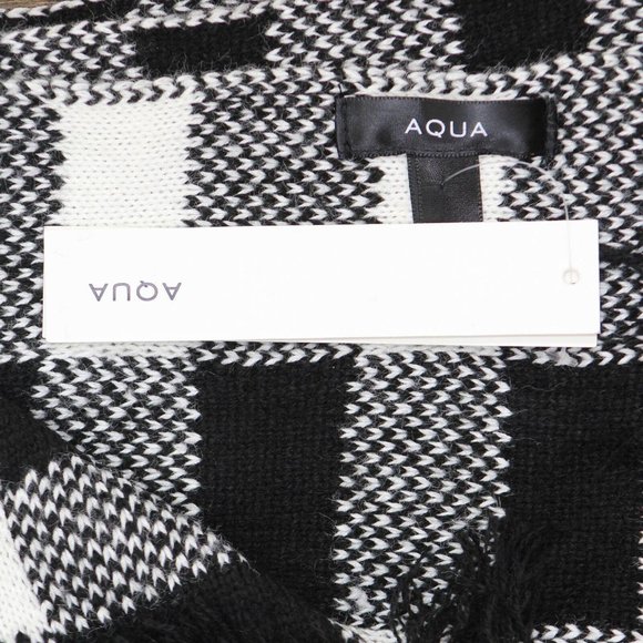 NWT Aqua Buffalo Plaid Wrap Rectangle Fringe Scarf One Size Black White Plaid - Picture 2 of 3